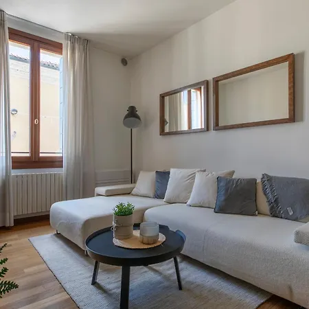 Centro Historico - Via Santa Caterina, Treviso, Italy Apartment